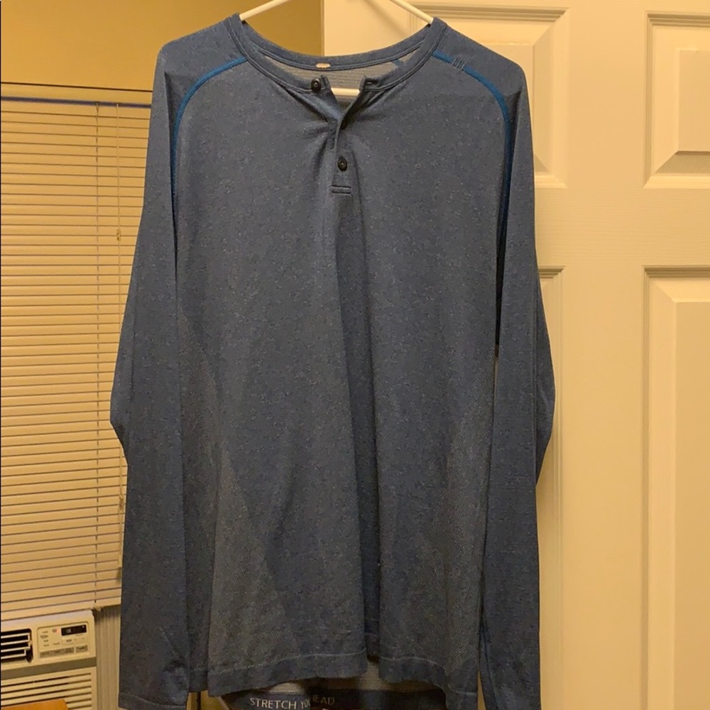 Men’s Lululemon long sleeve shirt navy blue. XL